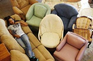 吃瓜抢沙发的视频,抢沙发一触即发，吃瓜群众狂欢现场