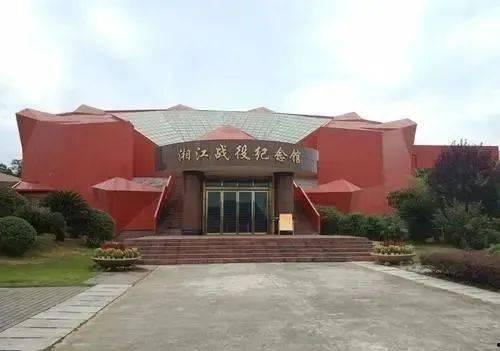 养生馆吃瓜事件视频播放,视频曝光引发网友热议