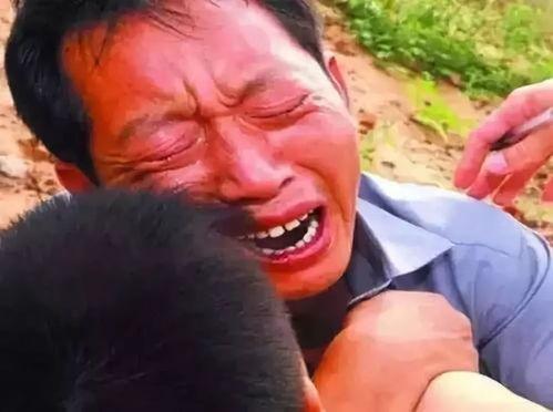 邢台抱孩子吃瓜事件视频,传统习俗还是不文明行为？