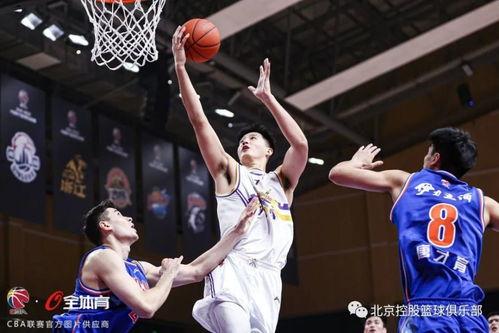 篮球吃瓜小视频,小视频里的趣味瞬间回顾