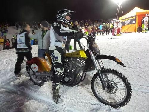 摩托车专业吃瓜视频博主,专业吃瓜博主带你领略行业风云