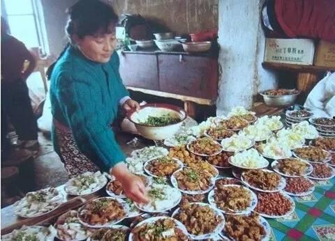 农村吃瓜喝酒视频大全,农村吃瓜喝酒视频大全集锦