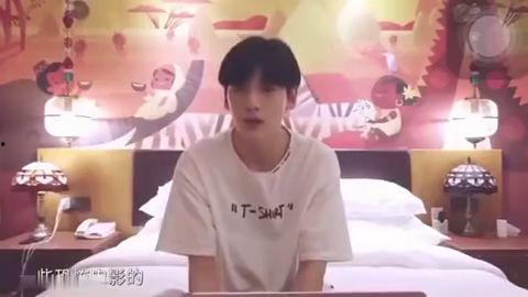 吃瓜情侣博主视频