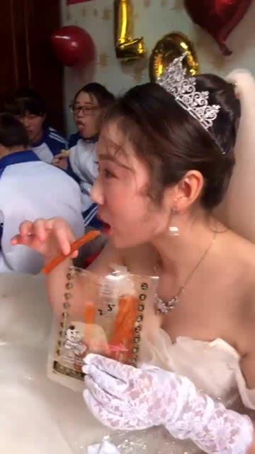 寿光新娘吃瓜事件视频,一场引发社会热议的尴尬瞬间