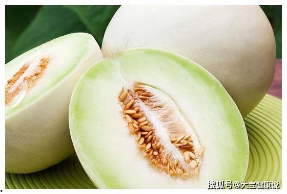 柯基吃白兰瓜好吗视频教程,趣味视频教程带你了解狗狗美食新选择