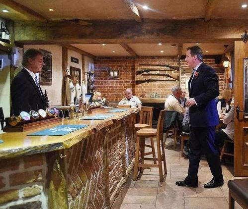 赵一菲酒吧视频吃瓜,揭秘娱乐圈背后的“吃瓜”真相