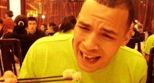 外国人吐口水吃瓜视频,揭秘跨国文化交流中的趣味瞬间