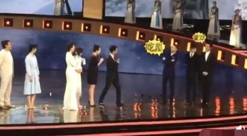 吴京吃瓜现场图片视频,真实还原娱乐圈幕后风云