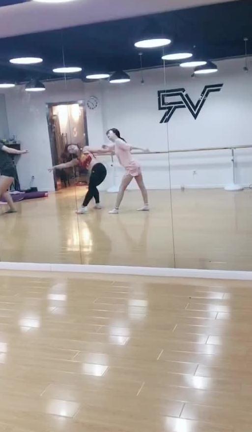 西昌健身房吃瓜视频