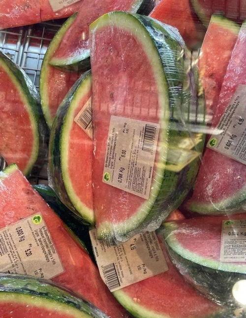 外国看中国吃瓜视频,外国网友眼中的中国美食文化