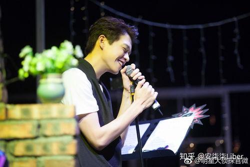 明星大侦探金靖吃瓜视频