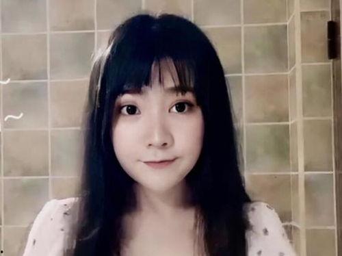 小七直播间吃瓜视频是真的吗,真相揭秘