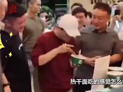 武汉吃瓜老百姓视频,百姓视角下的生活百态