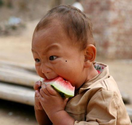 真实吃瓜 小男孩视频大全,小男孩视频大全趣味集锦