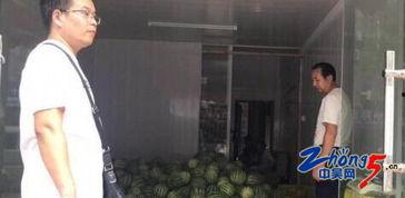 摊主吃瓜视频,揭秘街头小吃背后的故事