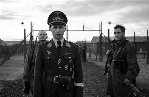 台湾上尉吃瓜图片大全视频,揭秘军营里的欢乐时光